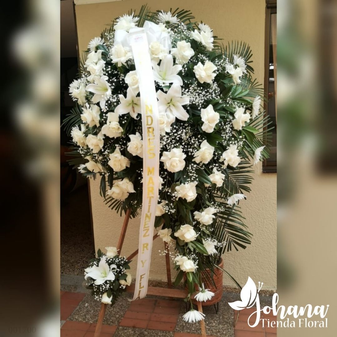 cascada funebre - Floristería Johana Tienda Floral en Villavicencio